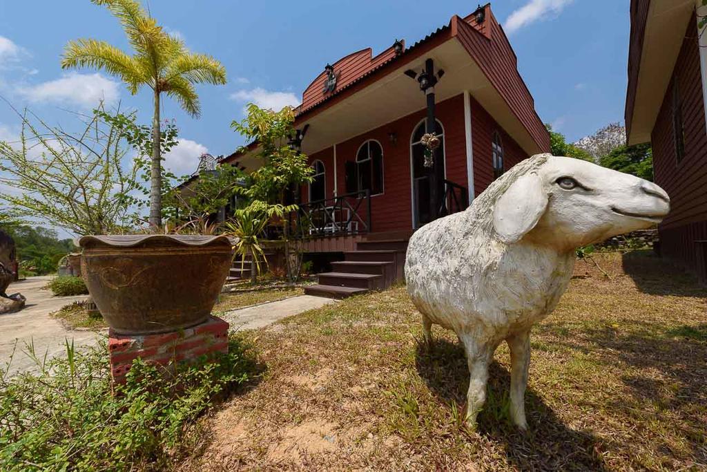Cowboy Farm Resort Pattaya บ้านห้วยใหญ่ ภายนอก รูปภาพ
