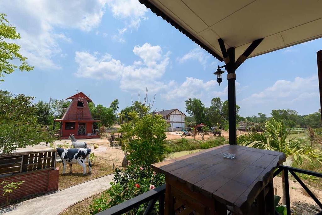 Cowboy Farm Resort Pattaya บ้านห้วยใหญ่ ภายนอก รูปภาพ